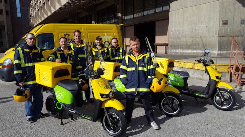 Correos incorpora a su flota 25 scooters eléctricos Scutum en Madrid