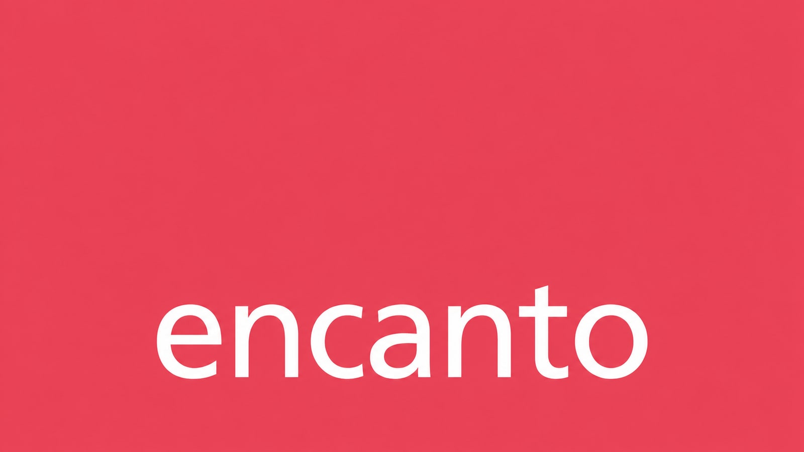 Logotipo blanco de Encanto Public Relations sobre fondo rosa coral corporativo
